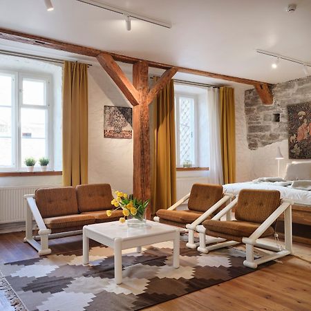Historic Apartment With Private Garden In Old Town Reval Exterior foto