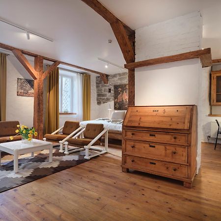 Historic Apartment With Private Garden In Old Town Reval Exterior foto